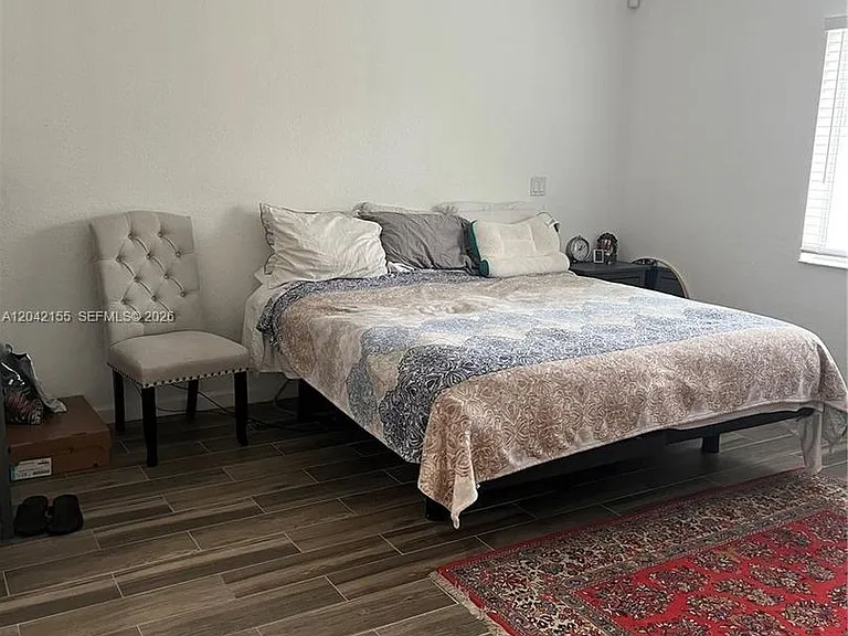 5347 SW 40th Ave — Photo 9