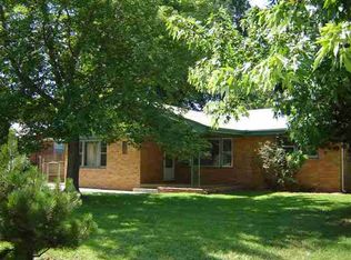 423 Ivah Dr, Haysville, KS 67060