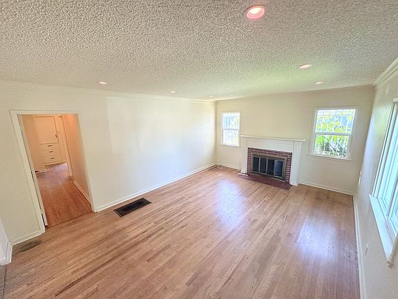 3rd image of 3977 Coolidge Ave
