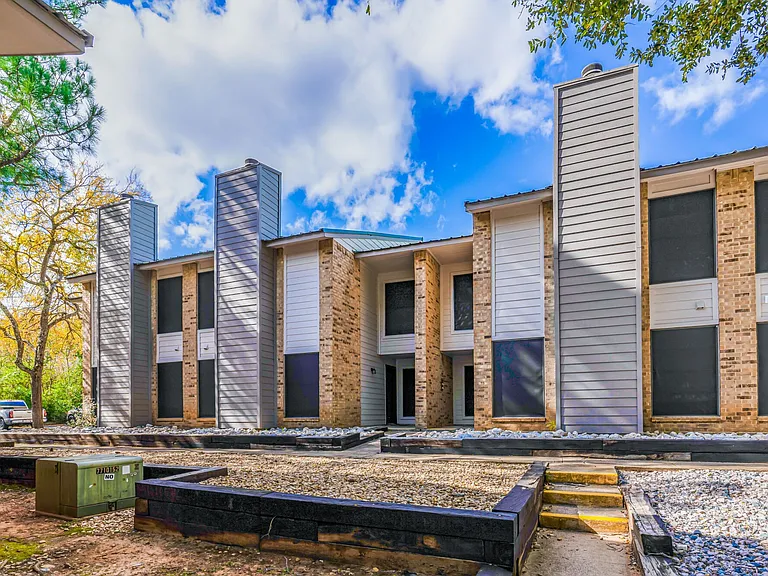 Athena Garden Apartments — Photo 23