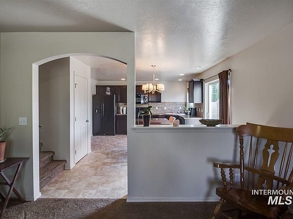 4th image of 602 N Carisbrooke Ave