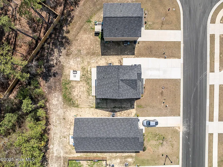821 Conductor Ct — Photo 32