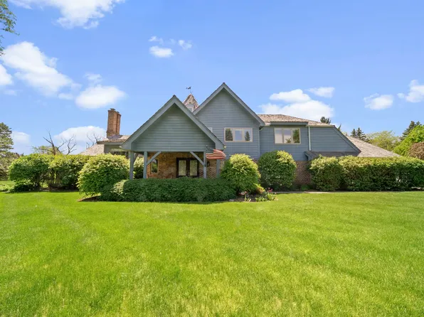 22 Old Barn Rd, Hawthorn Woods, IL 60047