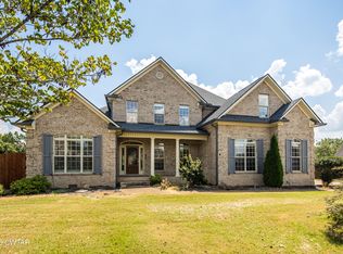 18 Golden Pond Cv, Jackson, TN 38305