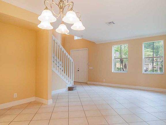 2nd image of 603 Honeysuckle Ln