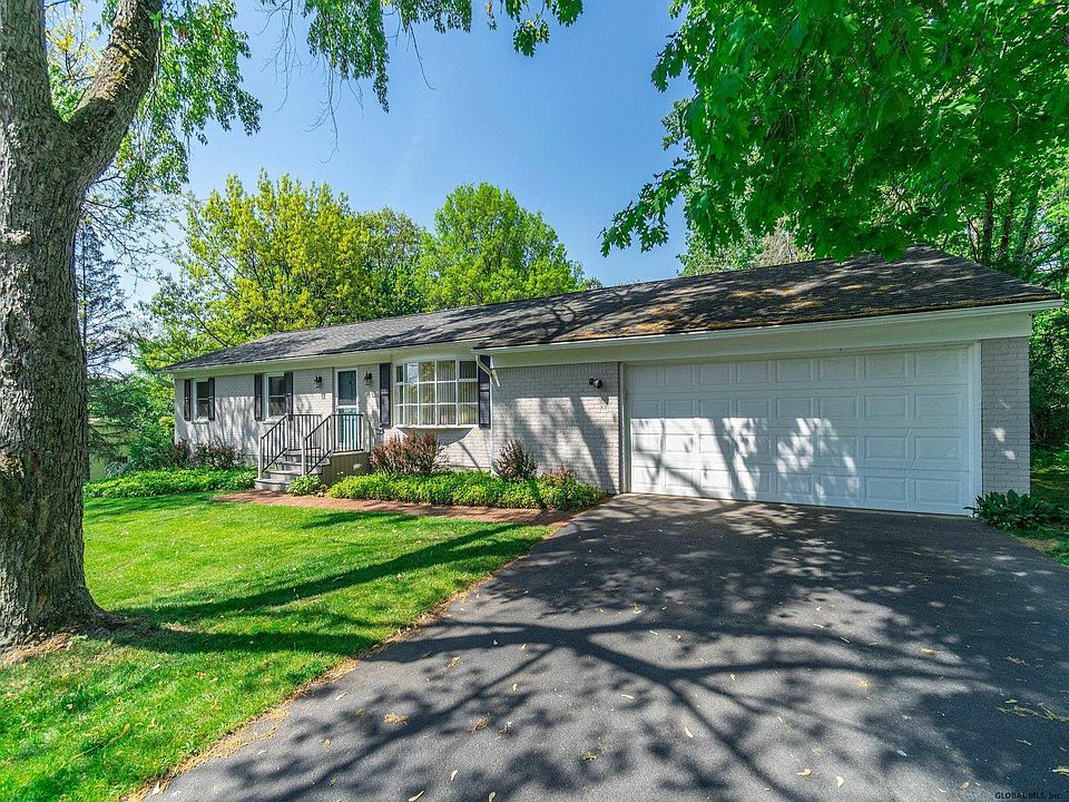 1st image of 14 Laury Ln