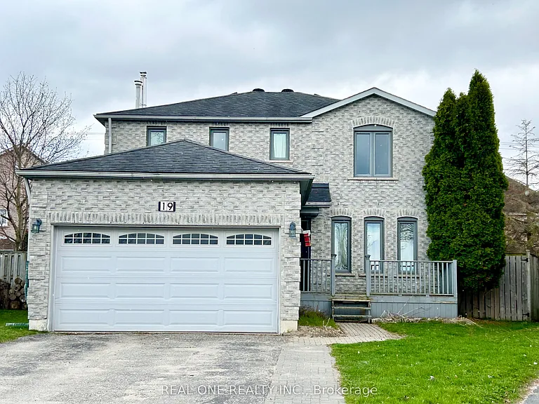 19 Blair Cres — Photo 1