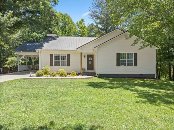 18 Chickasaw Trl, Cleveland, GA 30528