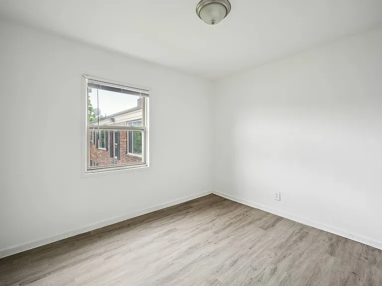 Franklin Village Apartments — Photo 22
