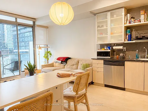 33 Lombard St Photo 1
