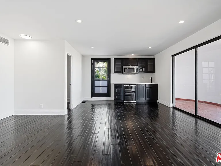 8908 Appian Way — Photo 38