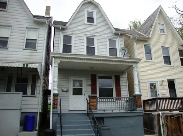 337 Corona Pl, Ridgewood Village, NJ 07450