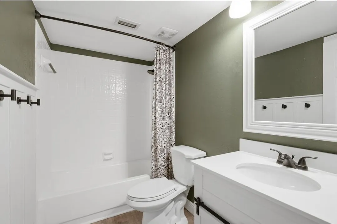 4 bed, 1796 sqft, $2,600 — Photo 2