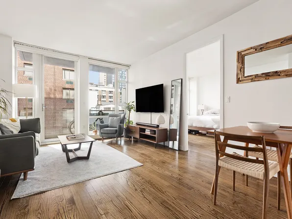 133 West 22nd Street image 2 of 12