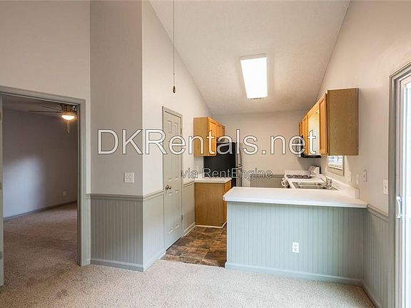 5th image of 207 Daventry Way