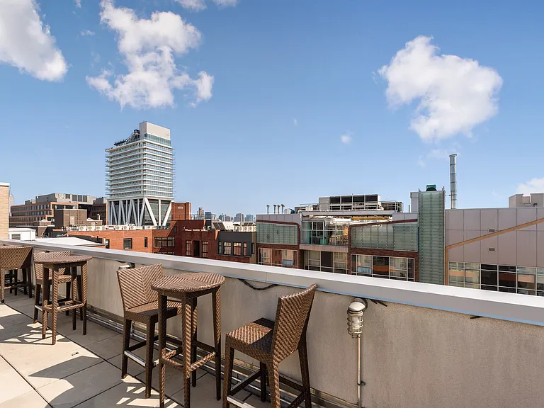 135 N 11th St #5G — Photo 15