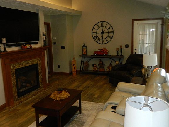 2nd image of 1806 Willow Lakes Dr #13