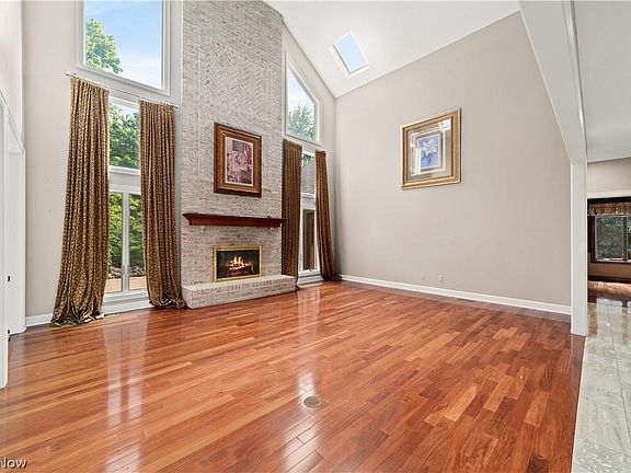 4th image of 28317 W Preston Pl
