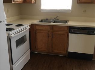 103 Hillside Dr #A, Elgin, TX 78621