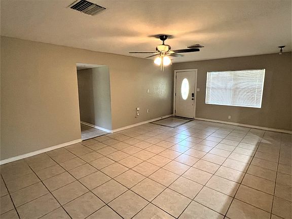 5th image of 2260 Charlotte Dr