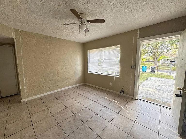 1209 Carlsbad Pl — Photo 19