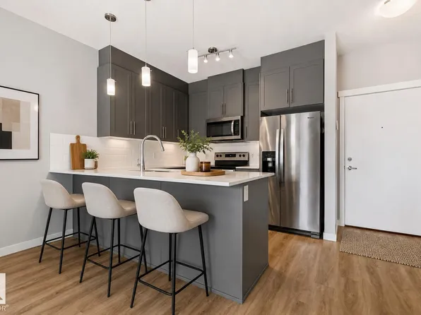 812 Welsh Dr SW #121, Edmonton, AB T6X 1Y7