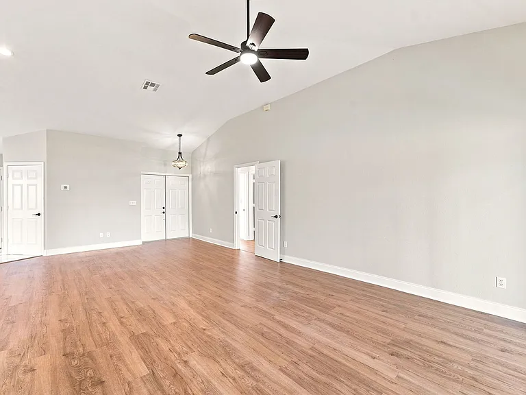 3708 Kent Dr — Photo 5