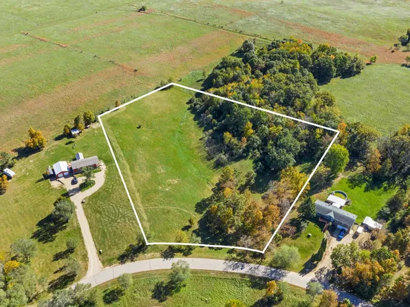 8th Rd, Montello, WI 53949