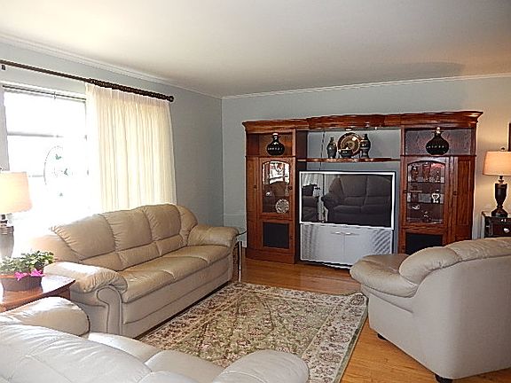 3rd image of 11144 S Campbell Ave