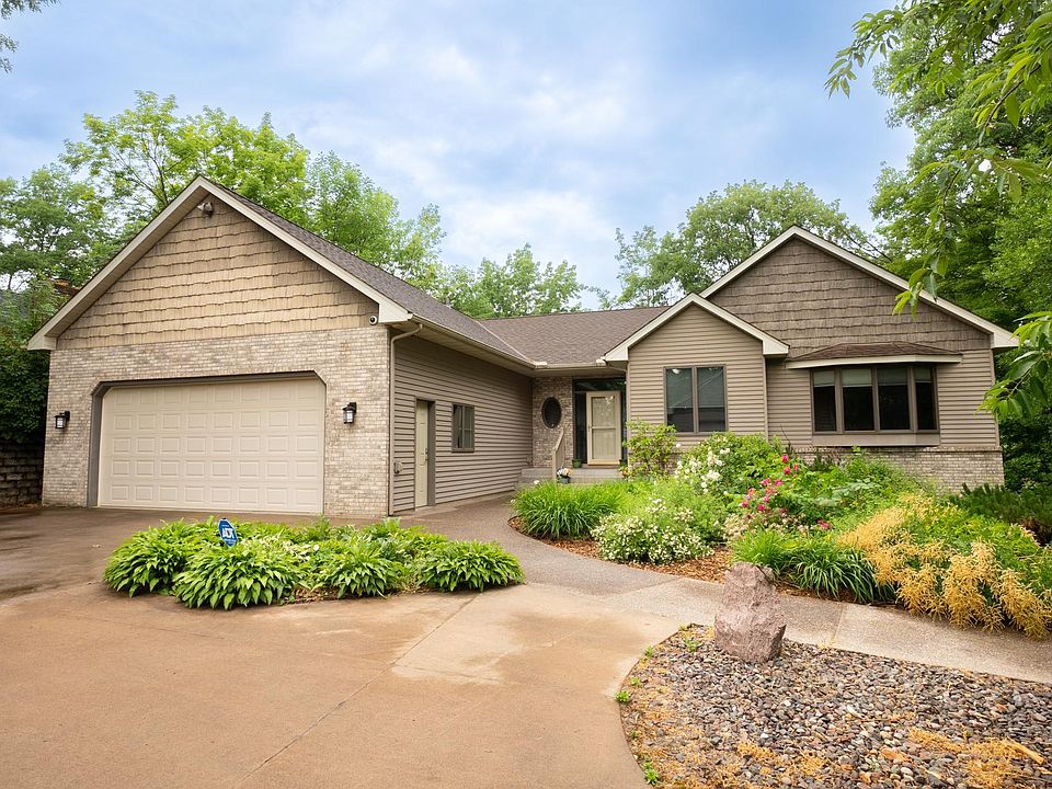 1st image of 22915 Rosebush Dr