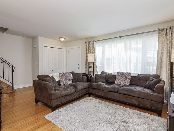 3rd image of 262 Montgomery Ln #262