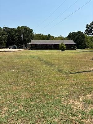 3rd image of 104166 N 3750th Rd