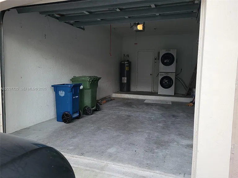 1990 Madeira Dr — Photo 11