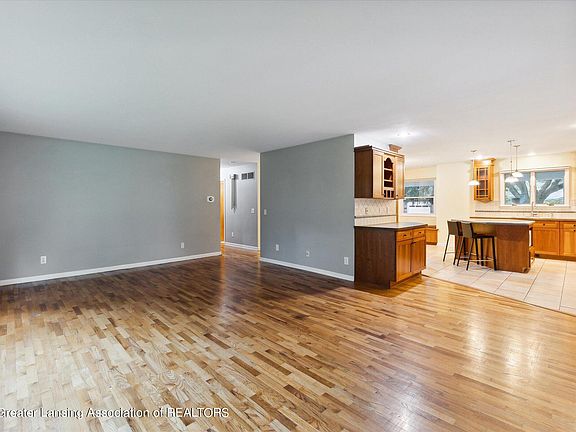 5th image of 244 Lexington Ave