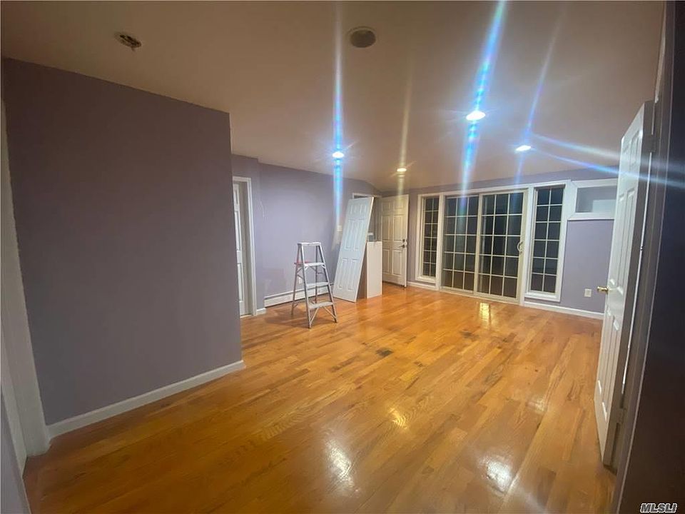 1st image of 21804 110th Ave