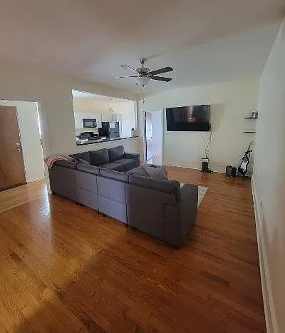 3 bed, 1380 sqft, $2,000 — Photo 3