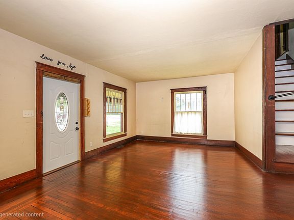 3rd image of 807 E Mitchell St
