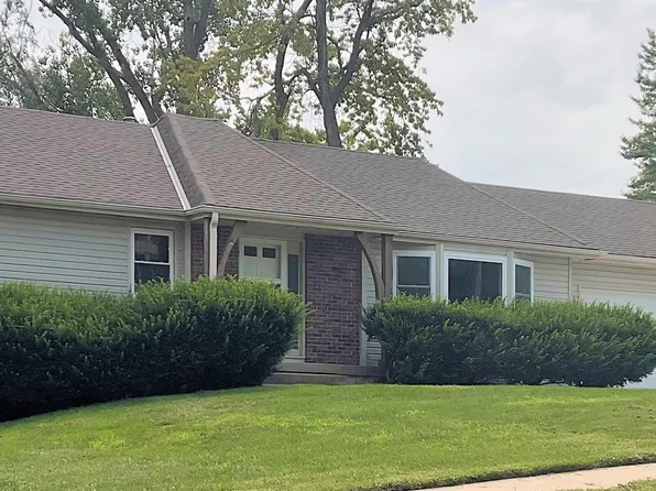 2111 Englewood Dr, Bellevue, NE 68005