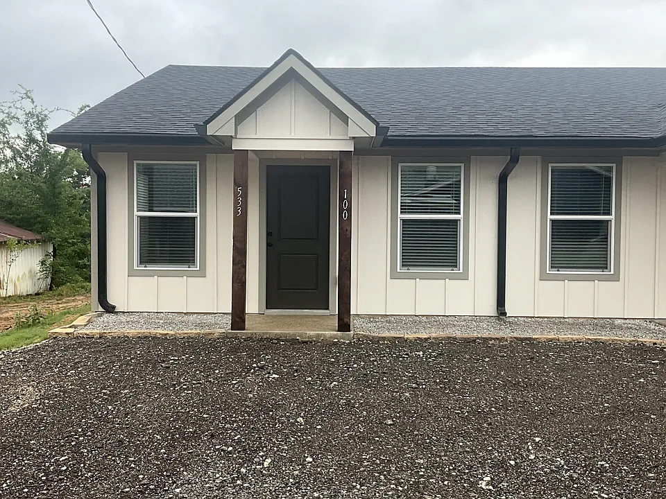 533 Bradburn Rd #100