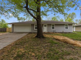 206 20th Ave N, Greenwood, MO 64034