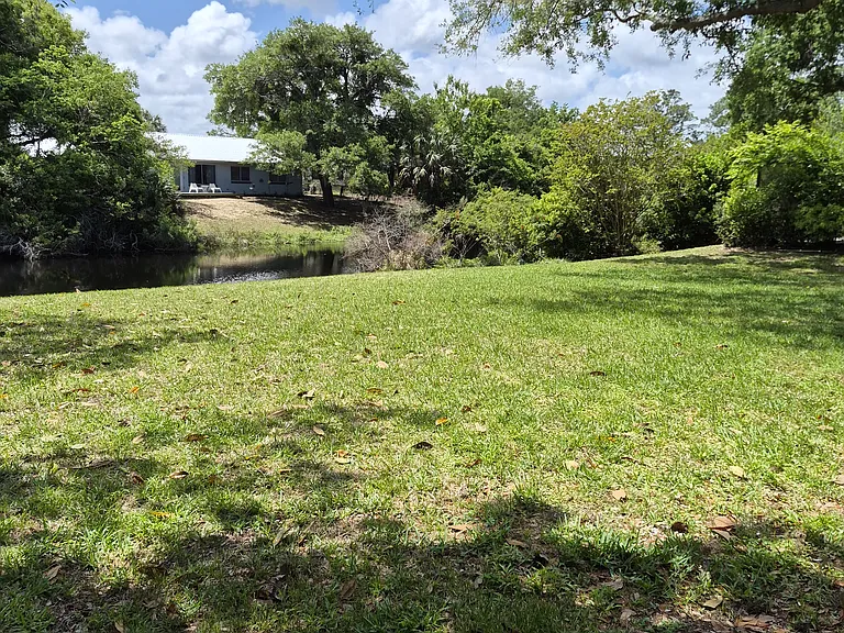 Fernwood Ln — Photo 13