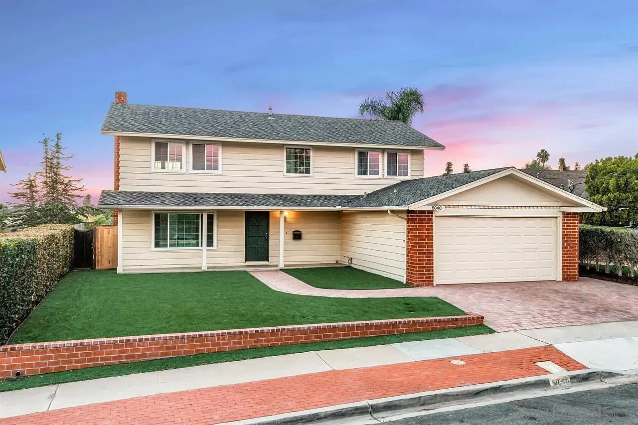 4 bed, 2.5 bath, 2016 sqft, $6,500 — Photo 1
