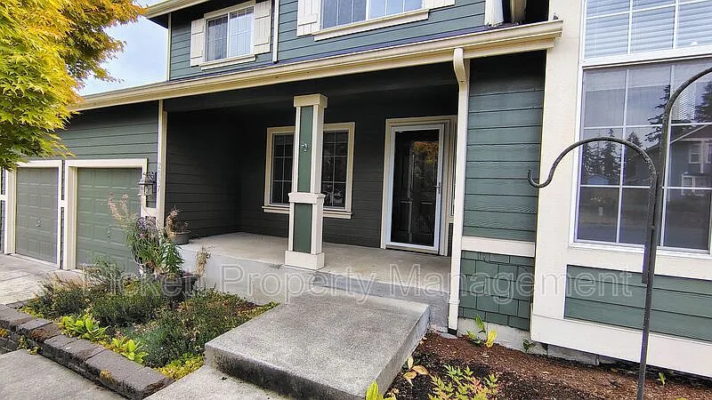 3 bed, 2.5 bath, 2230 sqft, $3,100 — Photo 3