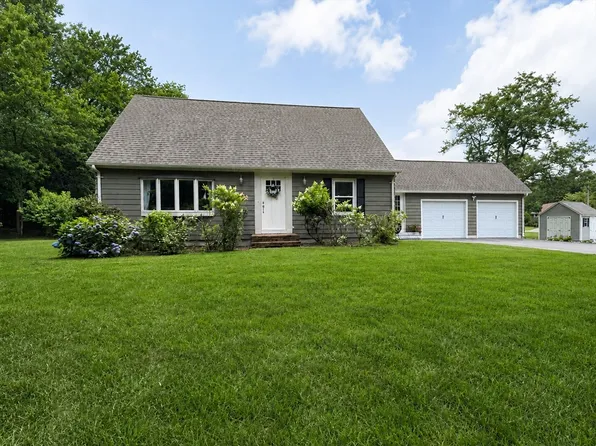 91 Carlisle Rd, Westford, MA 01886