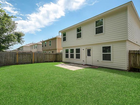 3rd image of 9957 Kingfisher Dr