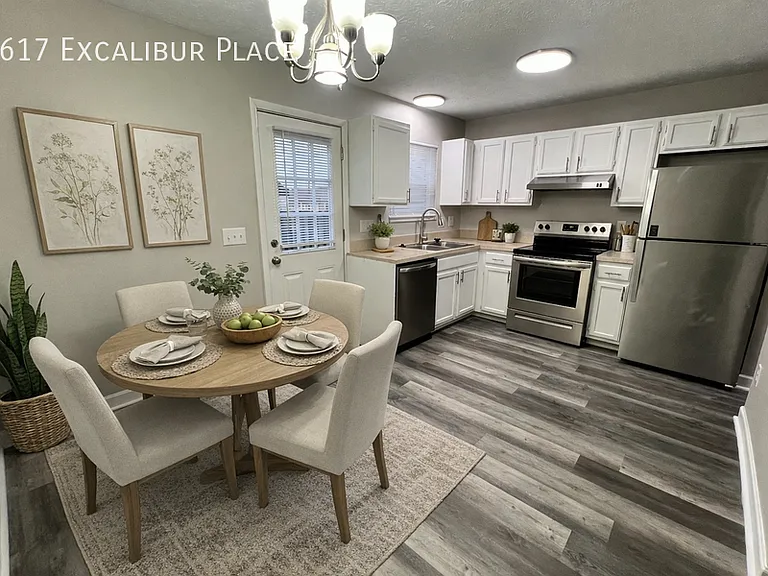 5617 Excalibur Pl — Photo 3