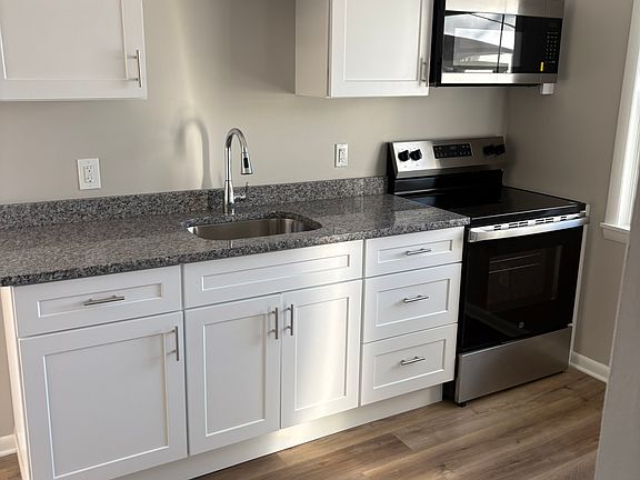 2nd image of 2 W Delaware Ave APT 9