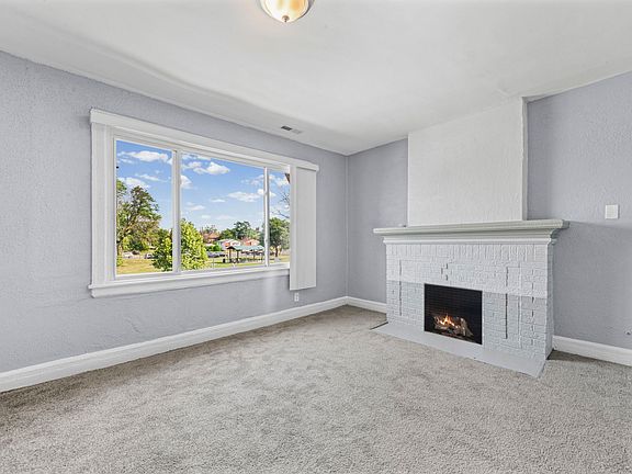 4th image of 3825 Waverly St #2
