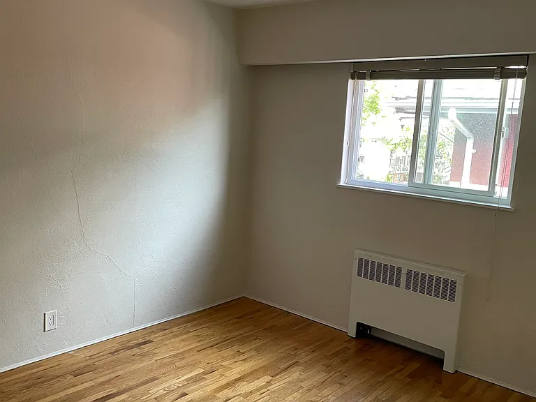 1926 Balsam St #302 — Photo 3