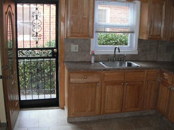 4th image of 150-27 28th Ave